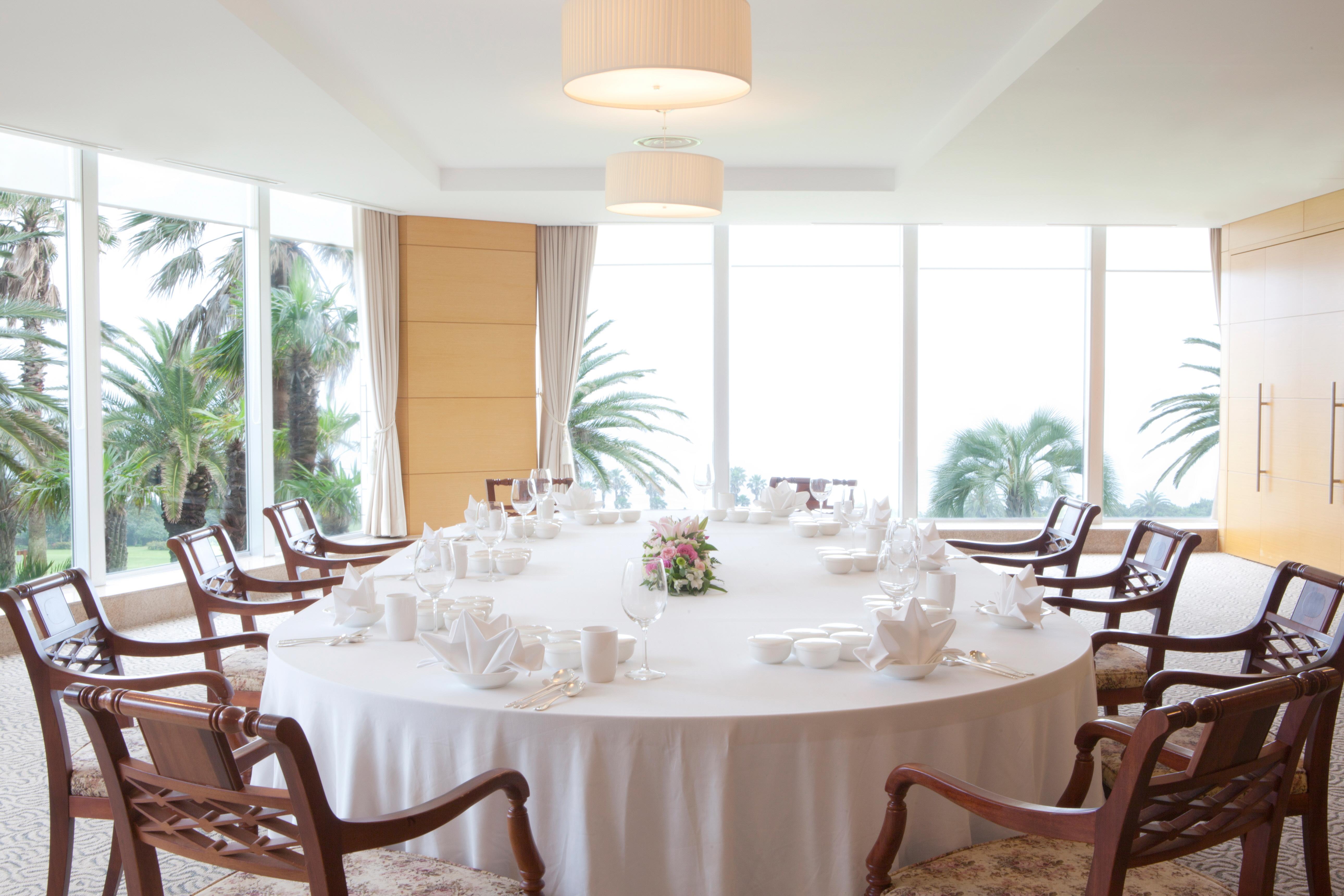 Seogwipo Kal Hotel Exterior foto The meeting room