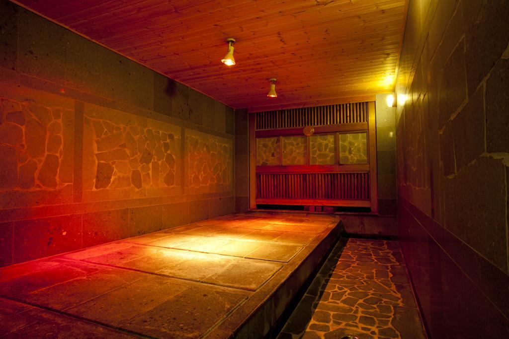 Seogwipo Kal Hotel Exterior foto A salt room at the spa